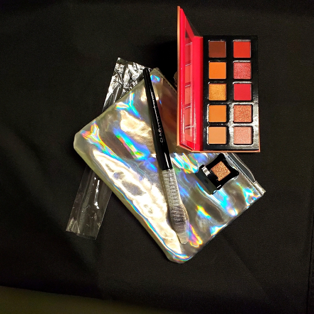 Violet Voss glam bag